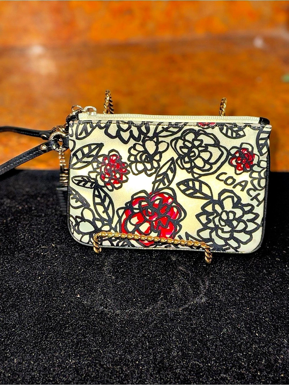 Coach Poppy Daisy Floral Graffiti Wristlet Crossbody Bag White & Black